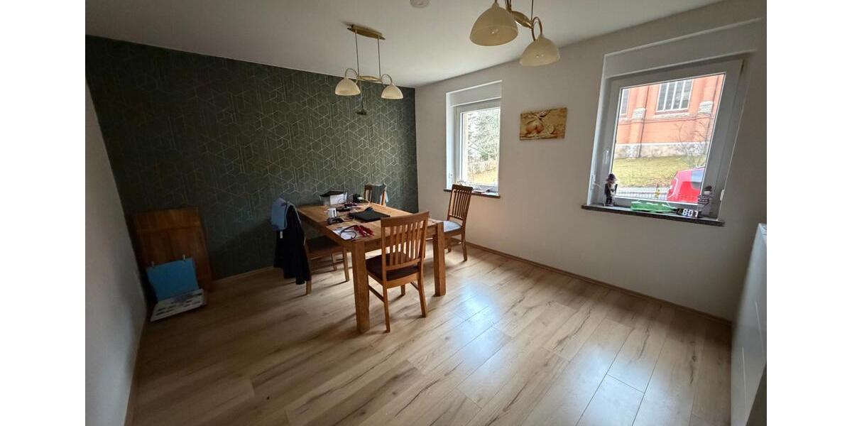 Erdgeschoßwohnung Limbach-Oberfrohna Oberfrohna - 5 Zimmer, 119 m&sup2;, 990&euro; | Angebot:25808067