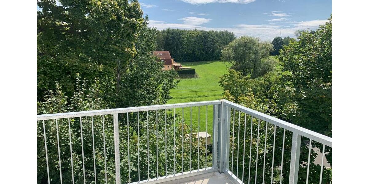 Etagenwohnung Meerane - 3 Zimmer, 82 m&sup2;, 610&euro; | Angebot:24766854