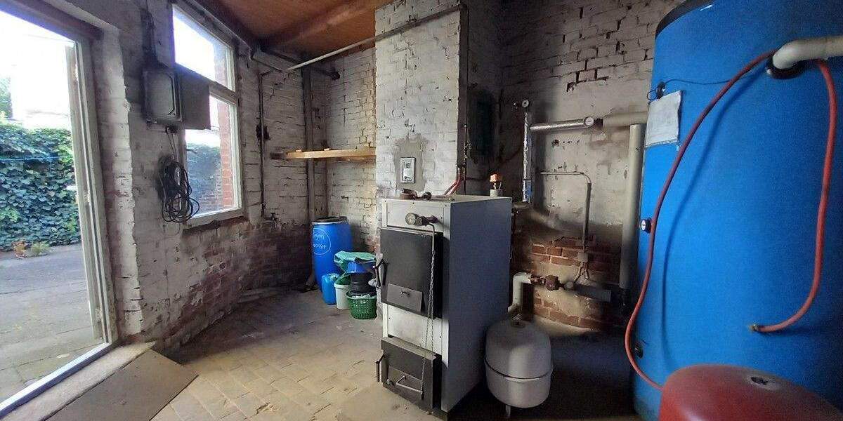 Mehrfamilienhaus, Wohnhaus Crimmitschau - 9 Zimmer, 185 m&sup2;, 69.000&euro; | Angebot:25678130