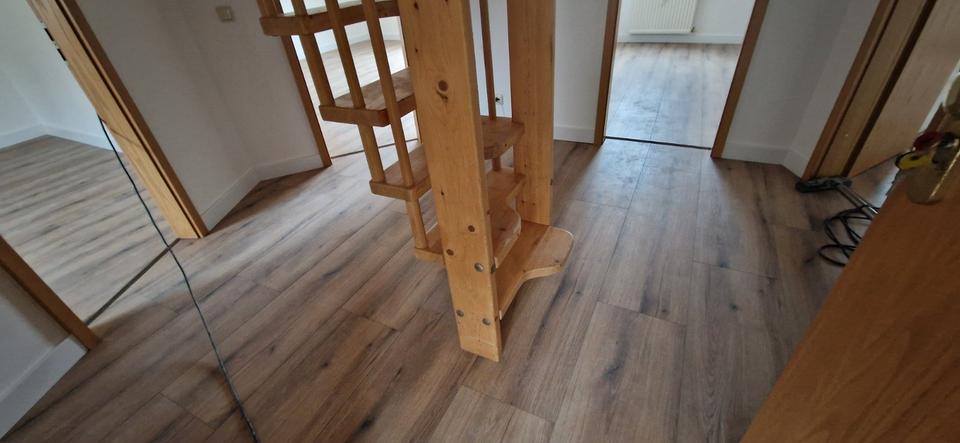 Dachgeschoßwohnung Hohenstein-Ernstthal Ernstthal - 5 Zimmer, 98 m&sup2;, 630&euro; | Angebot:25232383