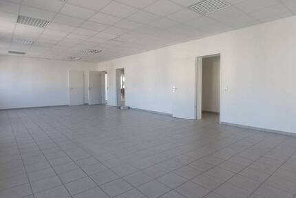 Gewerbeobjekt Zwickau Innenstadt - 3 Zimmer, 140 m&sup2;, 1.199&euro; | Angebot:26695005