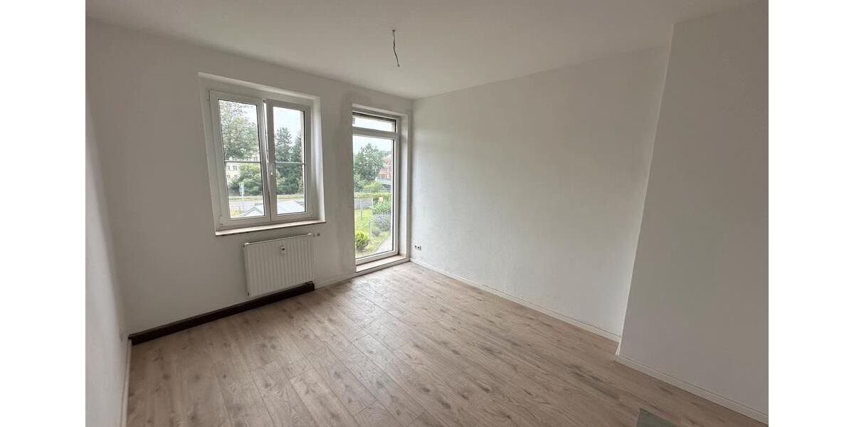 Etagenwohnung Elsterberg - 3 Zimmer, 67 m&sup2;, 300&euro; | Angebot:25904175