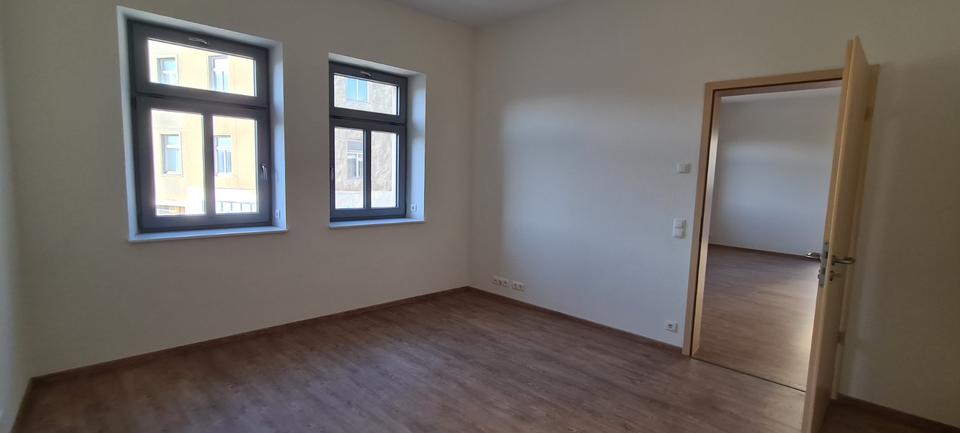 Etagenwohnung Reichenbach im Vogtland - 2 Zimmer, 84 m&sup2;, 484&euro; | Angebot:25375140