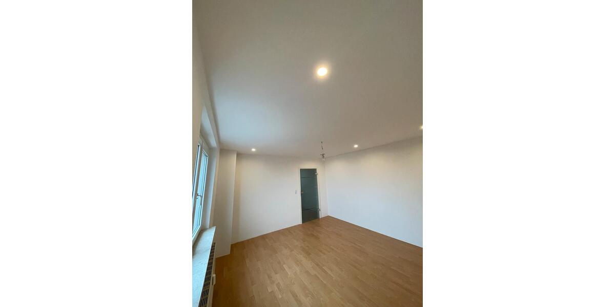 Etagenwohnung Crimmitschau - 3 Zimmer, 55 m&sup2;, 350&euro; | Angebot:25064679