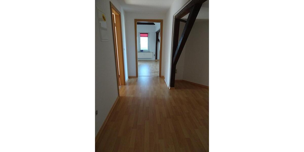 Dachgeschoßwohnung Zwickau Neuplanitz - 1 Zimmer, 50 m&sup2;, 300&euro; | Angebot:23727323