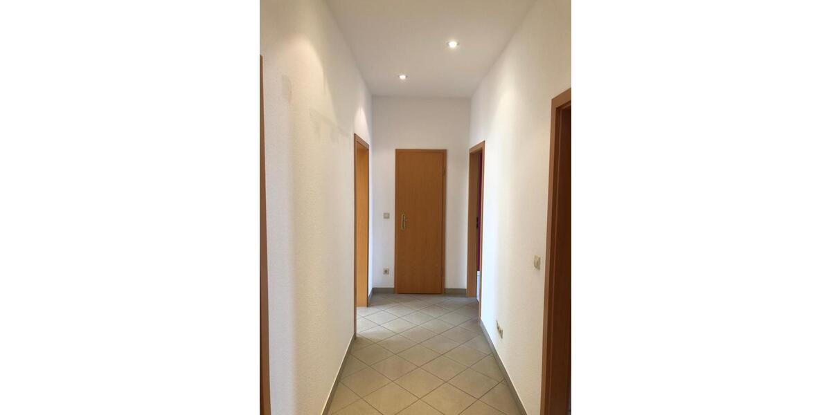 Etagenwohnung Zwickau - 2 Zimmer, 65 m&sup2;, 95.000&euro; | Angebot:9064293