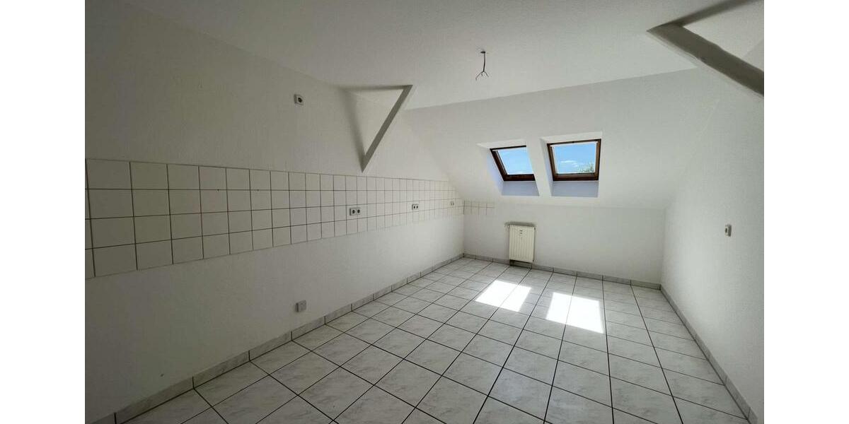 Dachgeschoßwohnung Zwickau - 3 Zimmer, 100 m&sup2;, 500&euro; | Angebot:20146802