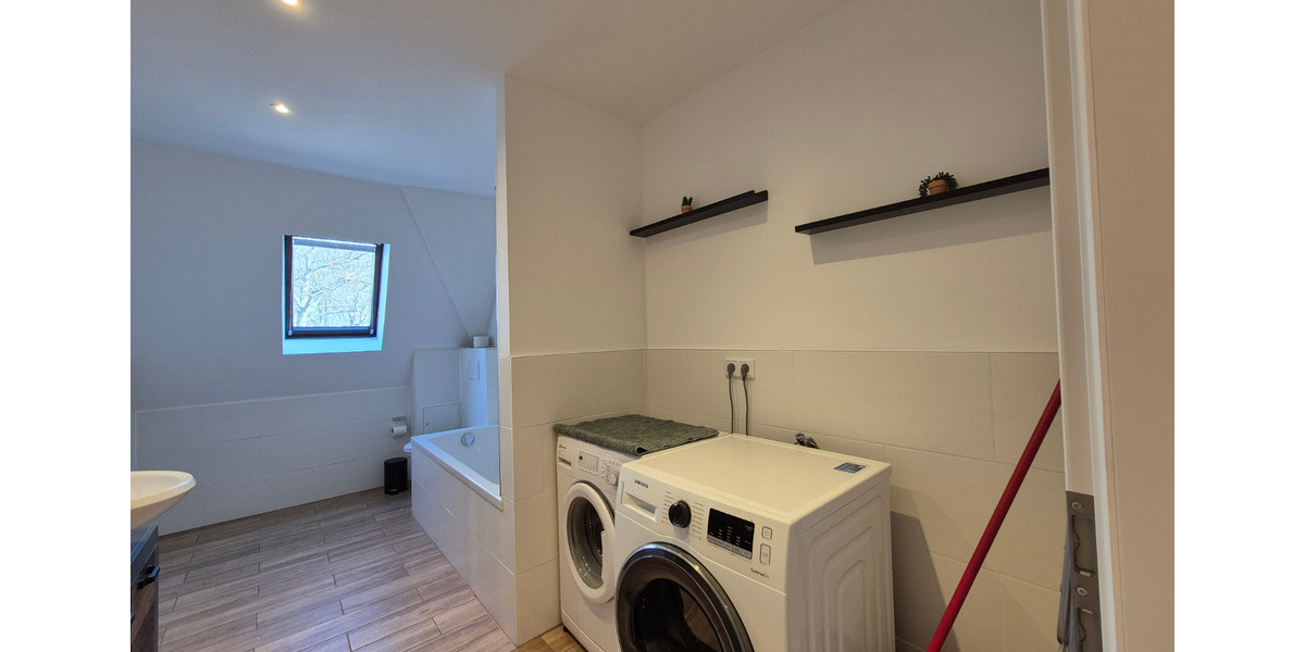 Dachgeschoßwohnung Zwickau Zwickau-Nord - 2 Zimmer, 61 m&sup2;, 700&euro; | Angebot:24533180