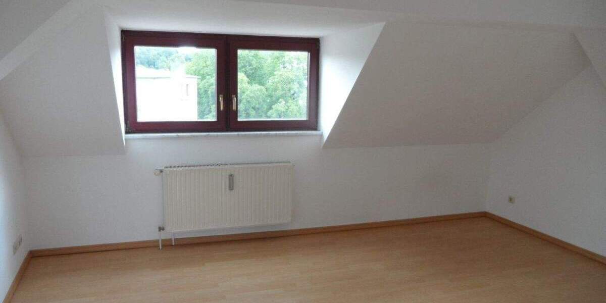 Etagenwohnung Zwickau Innenstadt - 2 Zimmer, 64 m&sup2;, 385&euro; | Angebot:25707517