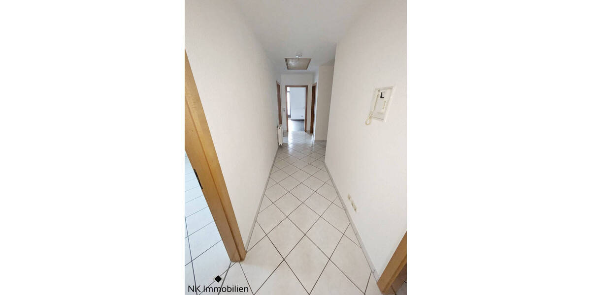 Etagenwohnung Zwickau Innenstadt - 3 Zimmer, 88 m&sup2;, 560&euro; | Angebot:26805946