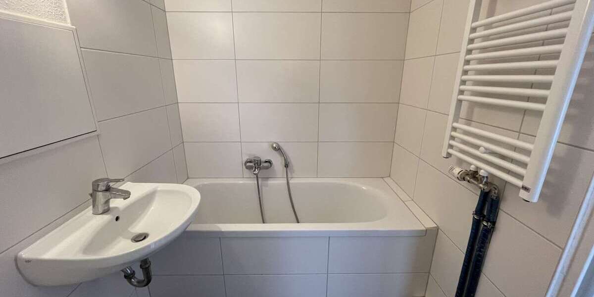 Etagenwohnung Reinsdorf - 6 Zimmer, 112 m&sup2;, 680&euro; | Angebot:24552915