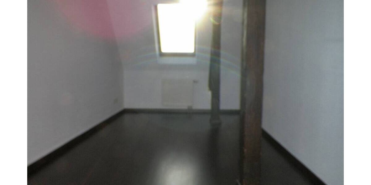 Etagenwohnung Zwickau Innenstadt - 3 Zimmer, 95 m&sup2;, 460&euro; | Angebot:25734772