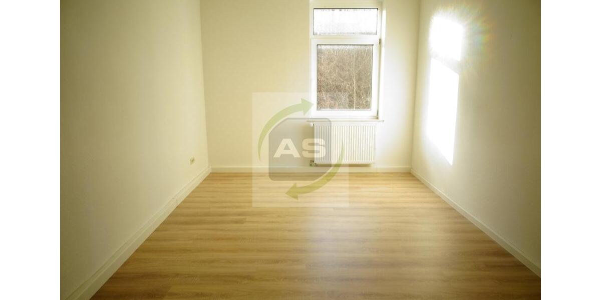 Etagenwohnung Zwickau Auerbach - 3 Zimmer, 76 m&sup2;, 400&euro; | Angebot:23215760