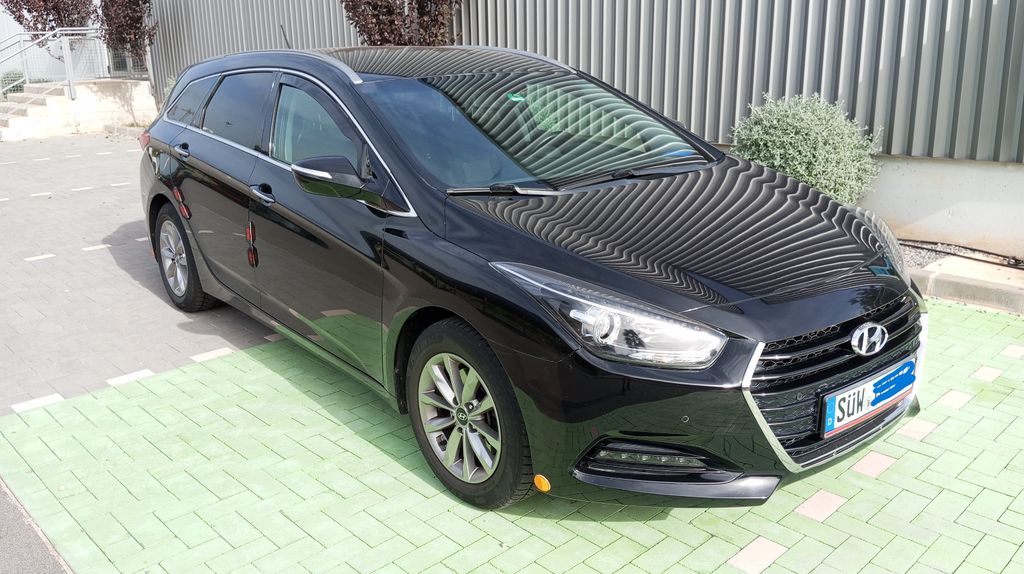 Hyundai i40 73.000 km 11.800 &euro; Limbach-Oberfrohna 09212