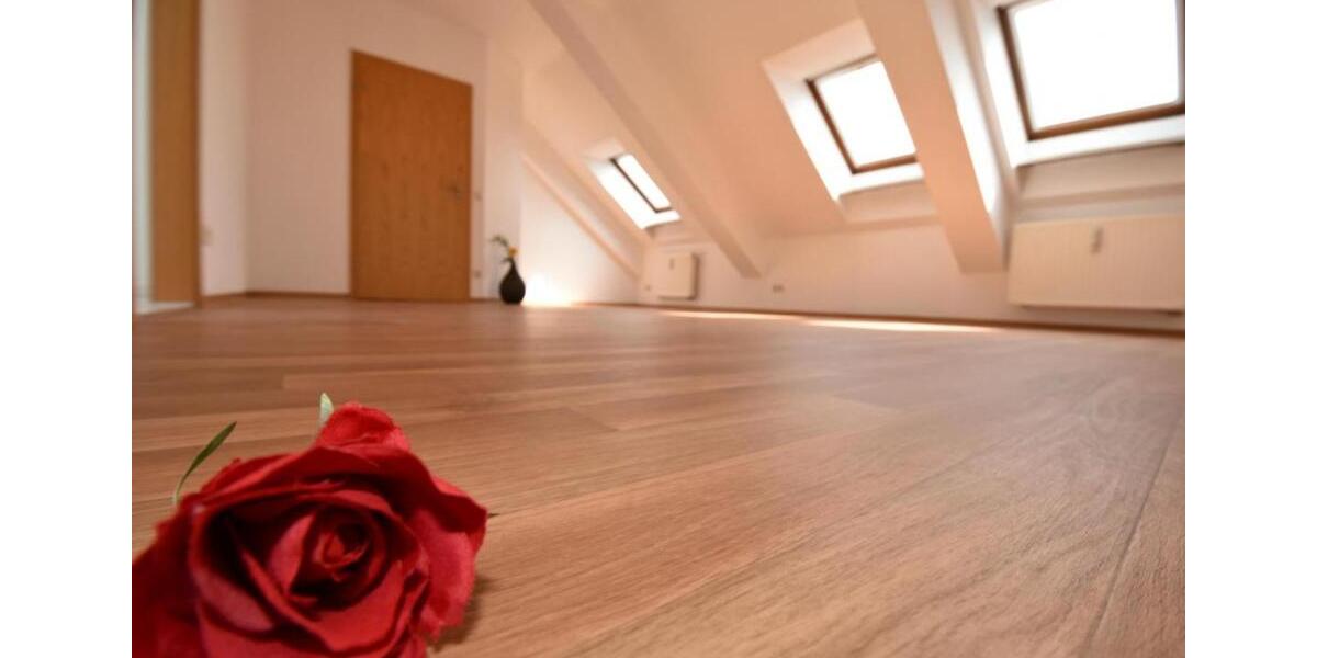 Dachgeschoßwohnung Hohenstein-Ernstthal Ernstthal - 4.5 Zimmer, 109 m&sup2;, 615&euro; | Angebot:18313534