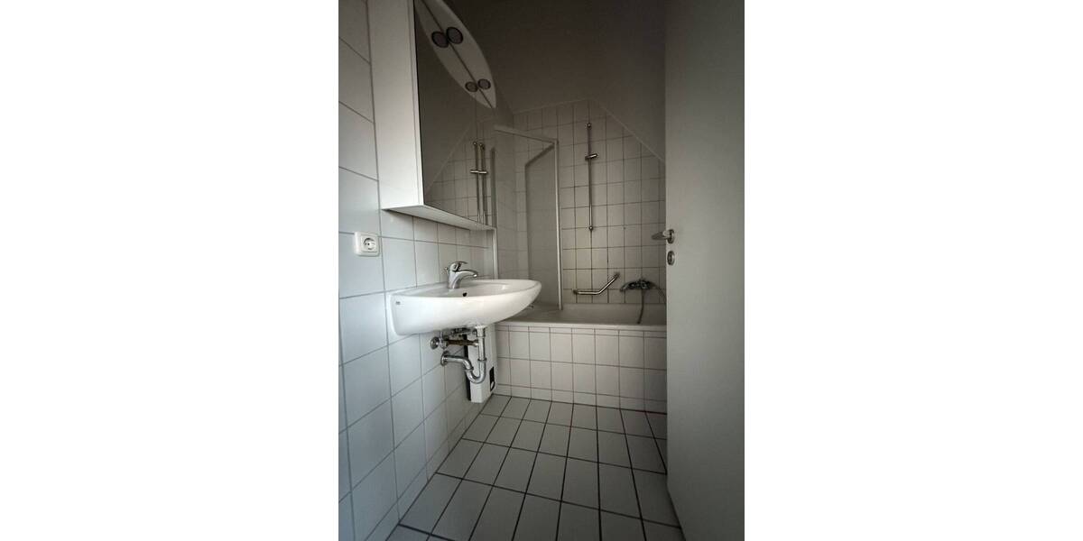 Etagenwohnung Zwickau Innenstadt - 2 Zimmer, 67 m&sup2;, 440&euro; | Angebot:25670164