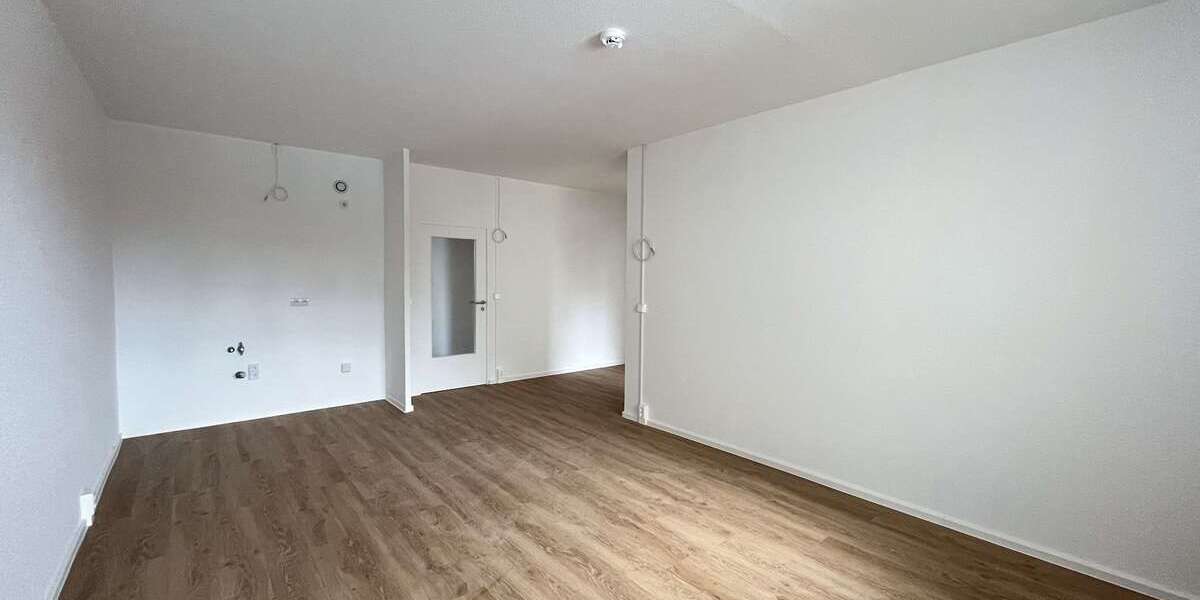 Etagenwohnung Zwickau Neuplanitz - 4 Zimmer, 83 m&sup2;, 449&euro; | Angebot:23580570