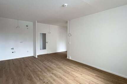 Wohnung Zwickau Neuplanitz - 4 Zimmer, 83 m&sup2;, 449&euro; | Angebot:23580570
