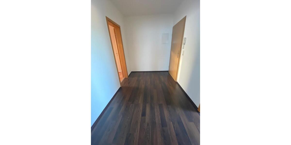 Dachgeschoßwohnung Reichenbach im Vogtland - 3 Zimmer, 68 m&sup2;, 430&euro; | Angebot:25330117