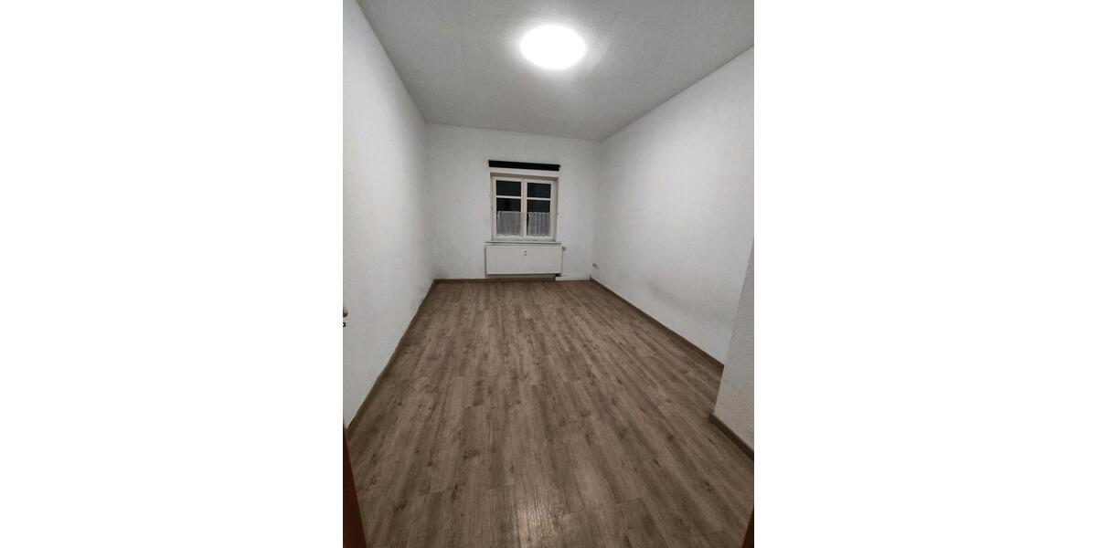Etagenwohnung Hohenstein-Ernstthal Ernstthal - 4 Zimmer, 96 m&sup2;, 576&euro; | Angebot:25165034
