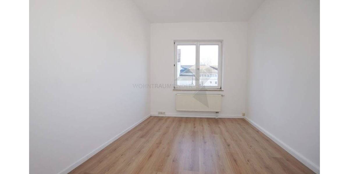 Etagenwohnung Zwickau Innenstadt - 3 Zimmer, 80 m&sup2;, 480&euro; | Angebot:25681406