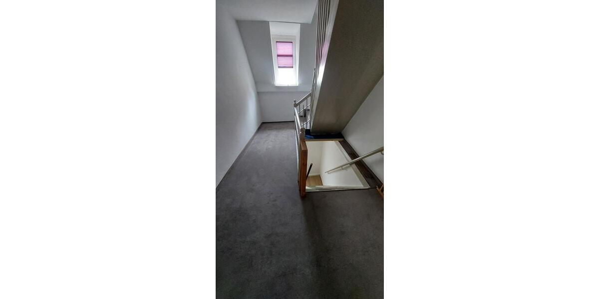 Etagenwohnung Grünhain-Beierfeld Beierfeld - 5 Zimmer, 110 m&sup2;, 600&euro; | Angebot:26001995
