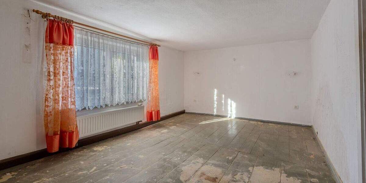 Einfamilienhaus Jahnsdorf/Erzgeb Jahnsdorf - 6 Zimmer, 118 m&sup2;, 35.000&euro; | Angebot:25735292