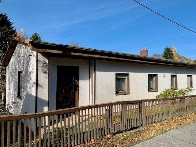 Einfamilienhaus Lengenfeld - 4 Zimmer, 122 m&sup2;, 85.000&euro; | Angebot:25799464
