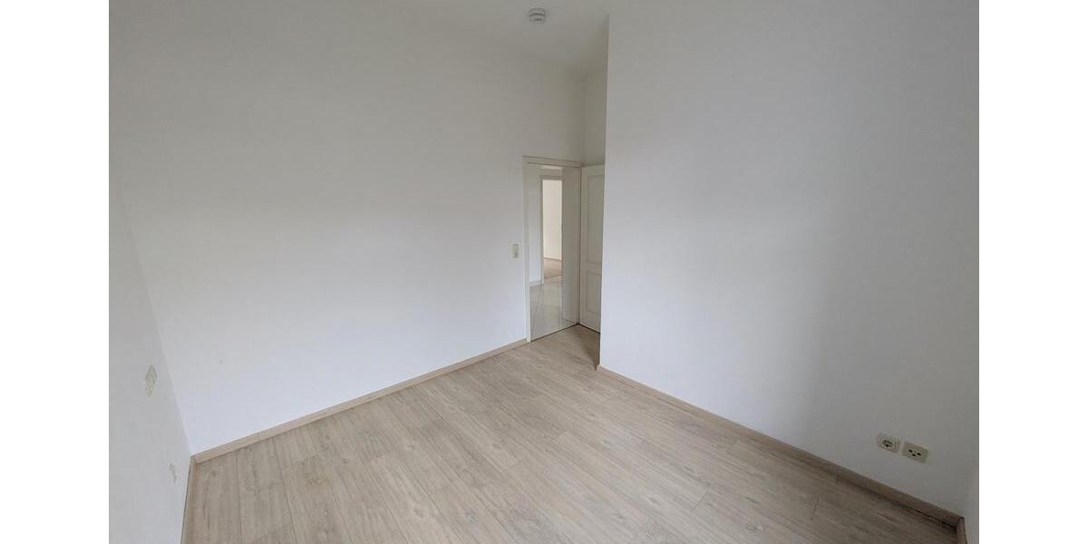 Erdgeschoßwohnung Zwickau - 3 Zimmer, 65 m&sup2;, 400&euro; | Angebot:25945705