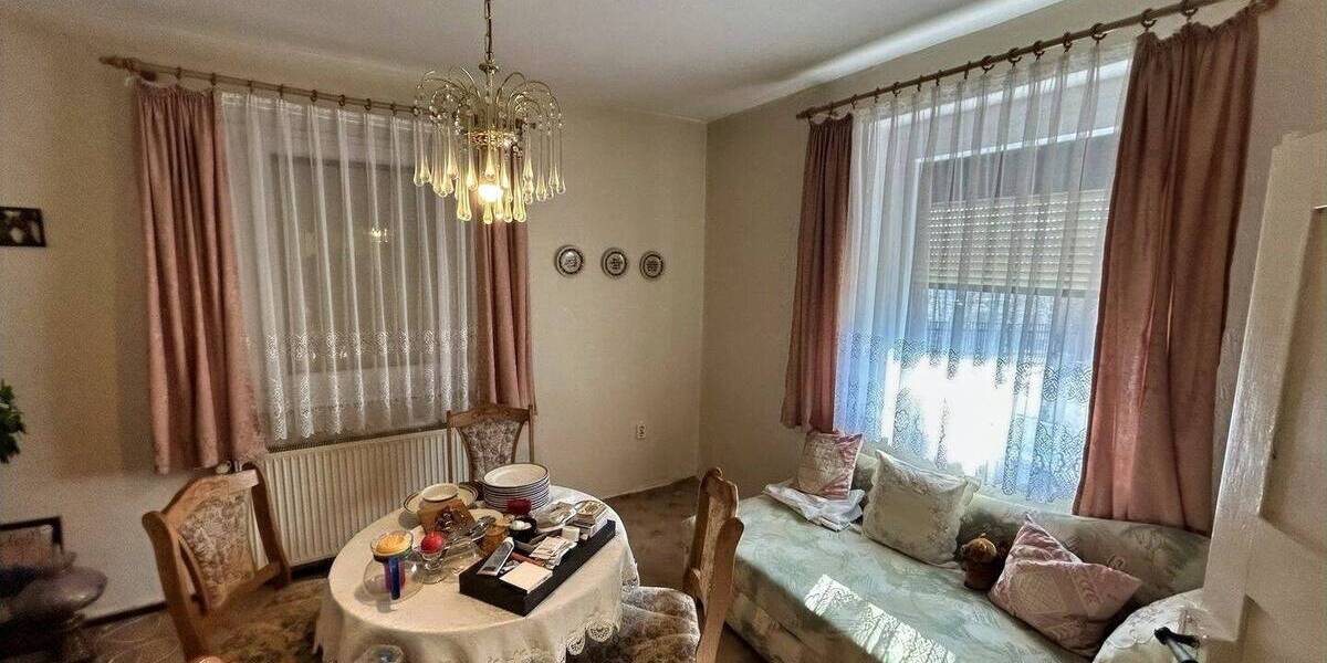 Einfamilienhaus Falkenstein - 7 Zimmer, 95 m&sup2;, 80.000&euro; | Angebot:26741161