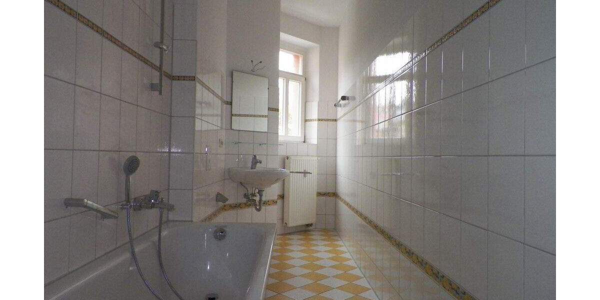 Etagenwohnung Zwickau Pölbitz - 2 Zimmer, 67 m&sup2;, 375&euro; | Angebot:25670169