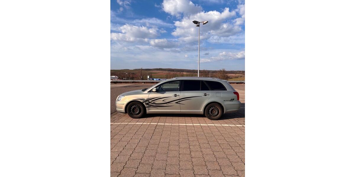 Toyota Avensis 135.000 km 4.500 &euro; Zwickau 08064
