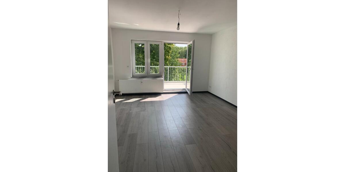 Hochparterre Zwickau Auerbach - 3 Zimmer, 82 m&sup2;, 610&euro; | Angebot:26041207