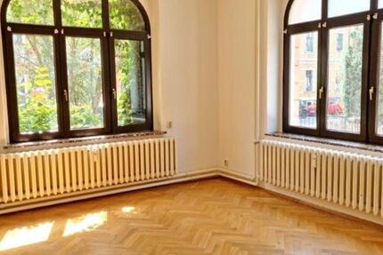 Wohnung Zwickau Zwickau-Nord - 4 Zimmer, 156 m&sup2;, 900&euro; | Angebot:24910977