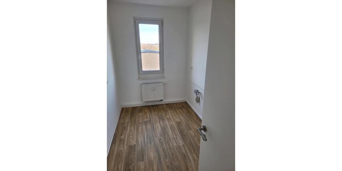 Etagenwohnung Crimmitschau - 2 Zimmer, 50 m&sup2;, 300&euro; | Angebot:24279466