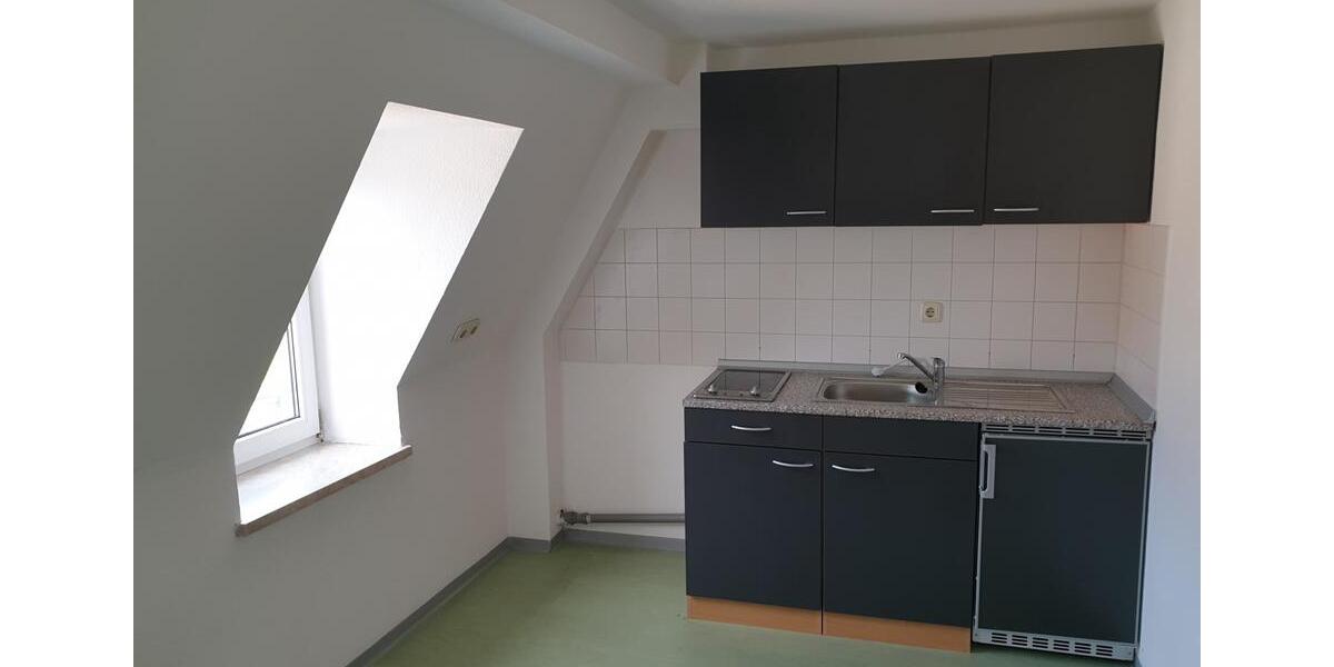 Dachgeschoßwohnung Meerane - 1 Zimmer, 35 m&sup2;, 240&euro; | Angebot:24254647