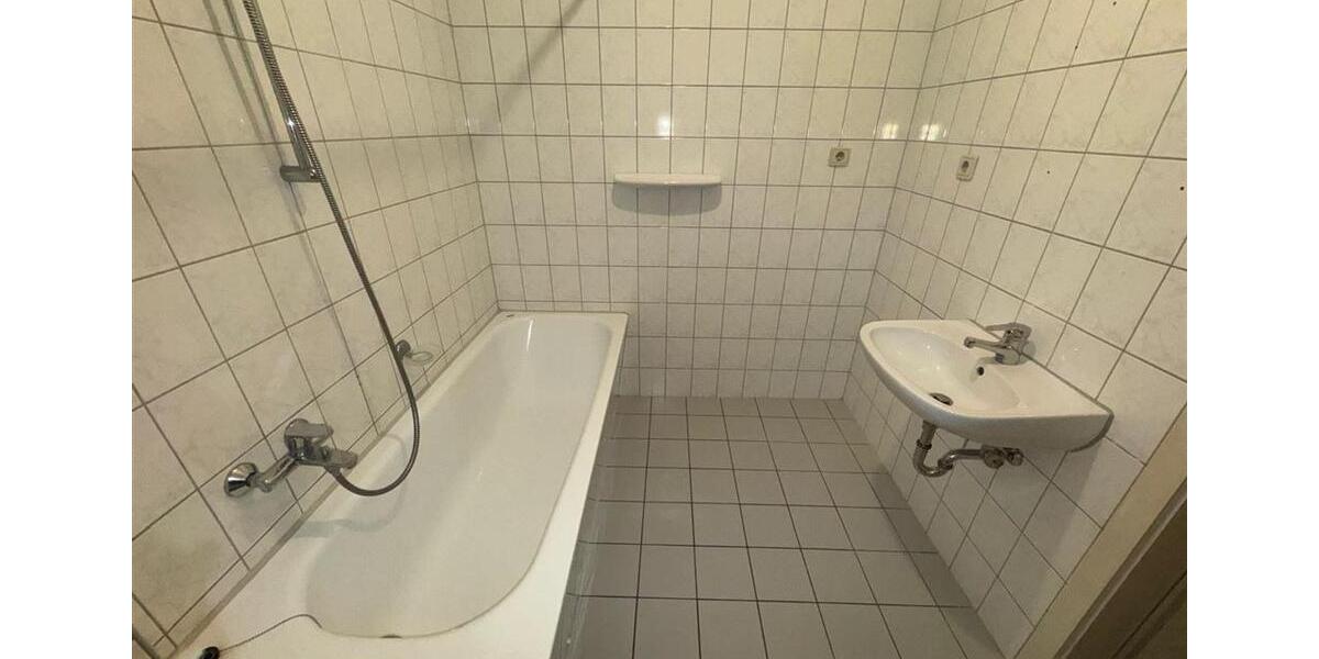 Dachgeschoßwohnung Zwickau - 2 Zimmer, 52 m&sup2;, 280&euro; | Angebot:17122311
