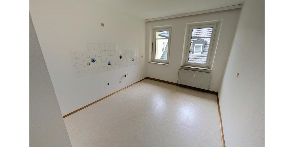 Etagenwohnung Waldenburg - 2 Zimmer, 76 m&sup2;, 300&euro; | Angebot:25945718