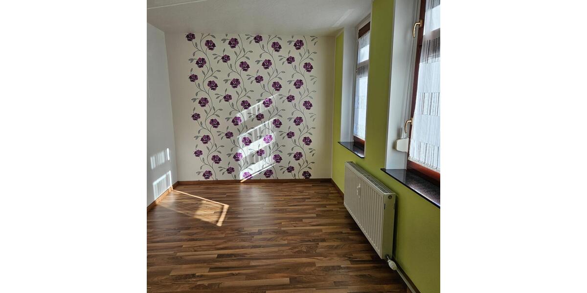 Erdgeschoßwohnung Lichtenstein (Sachsen) - 2.5 Zimmer, 57 m&sup2;, 400&euro; | Angebot:25362048