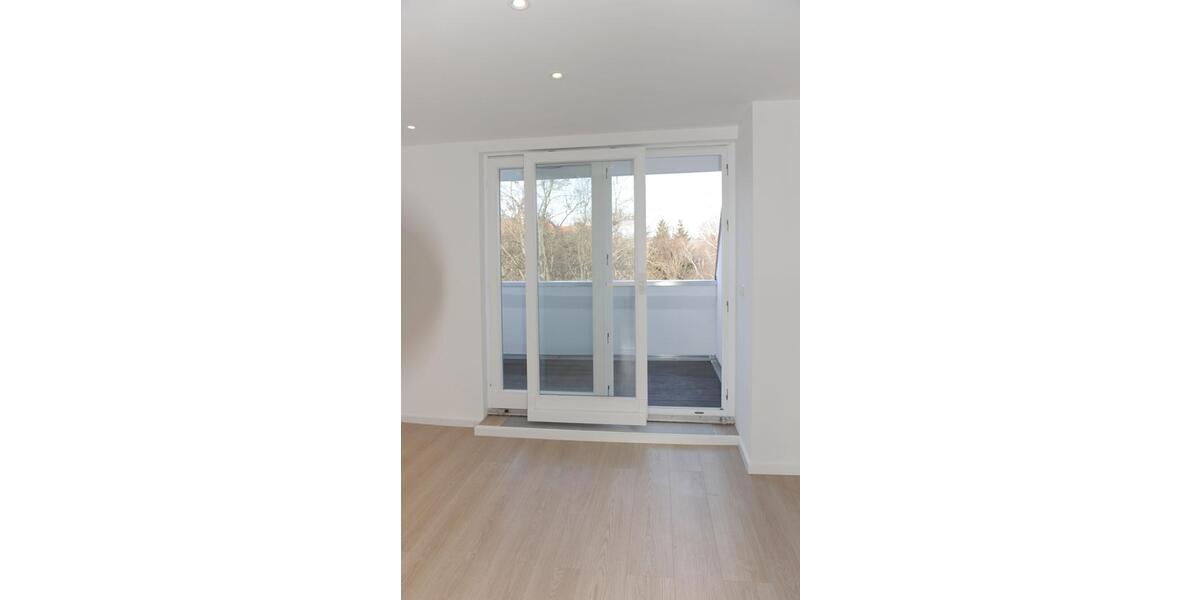 Dachgeschoßwohnung Zwickau Zwickau-Nord - 3 Zimmer, 71 m&sup2;, 705&euro; | Angebot:23768182