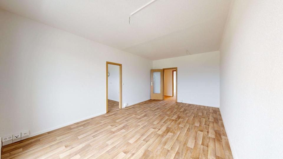 Etagenwohnung Reichenbach im Vogtland - 3 Zimmer, 71 m&sup2;, 380&euro; | Angebot:22696725