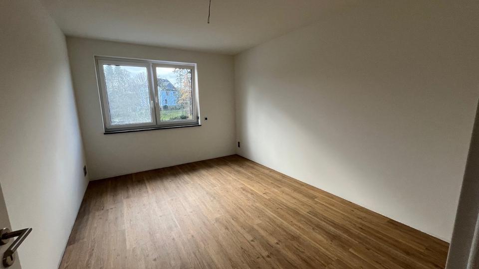 Maisonettenwohnung Werdau - 3 Zimmer, 126 m&sup2;, 1.642&euro; | Angebot:21120128