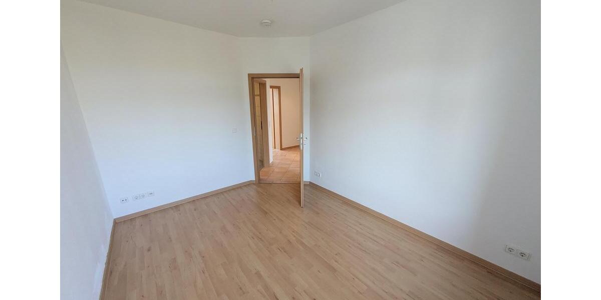 Etagenwohnung Zwickau - 2 Zimmer, 48 m&sup2;, 290&euro; | Angebot:25945677