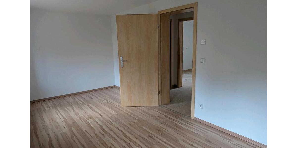 Etagenwohnung Zwickau Auerbach - 2 Zimmer, 59 m&sup2;, 440&euro; | Angebot:25097220