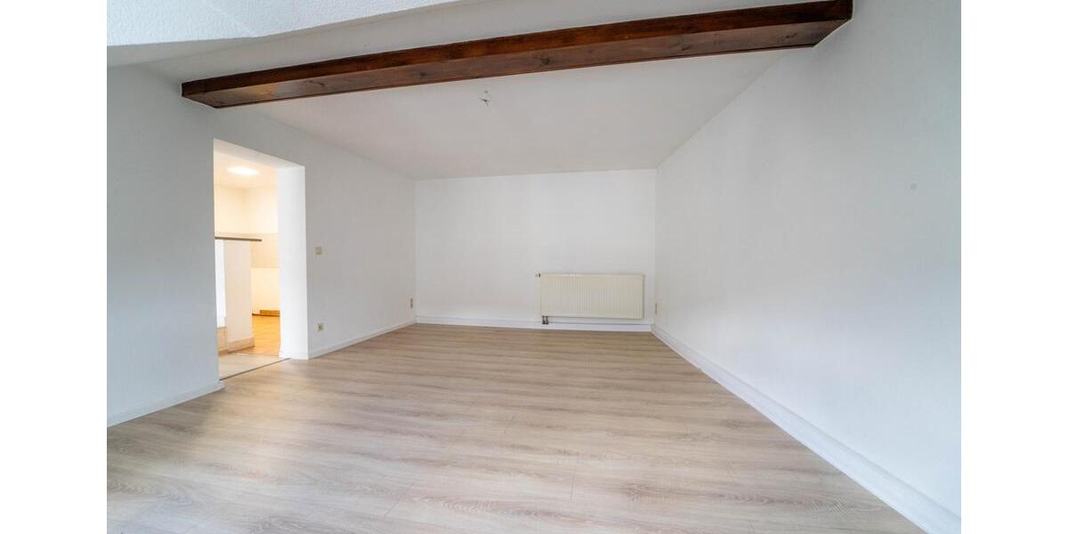 Dachgeschoßwohnung Limbach-Oberfrohna Oberfrohna - 4 Zimmer, 91 m&sup2;, 546&euro; | Angebot:25053007