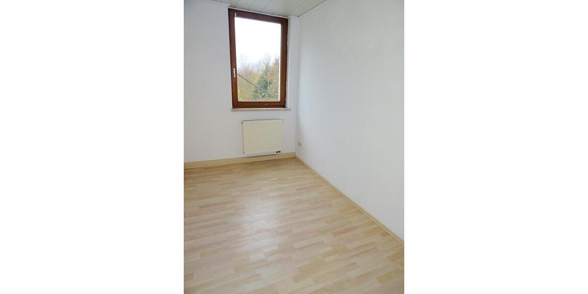 Etagenwohnung Zwickau - 3 Zimmer, 74 m&sup2;, 370&euro; | Angebot:23086738