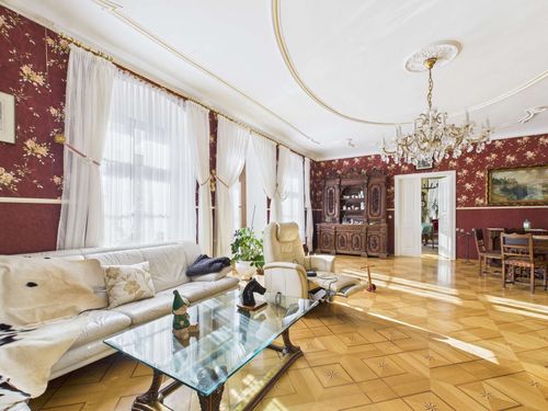 Etagenwohnung Lengenfeld - 3 Zimmer, 161 m&sup2;, 795&euro; | Angebot:23472963