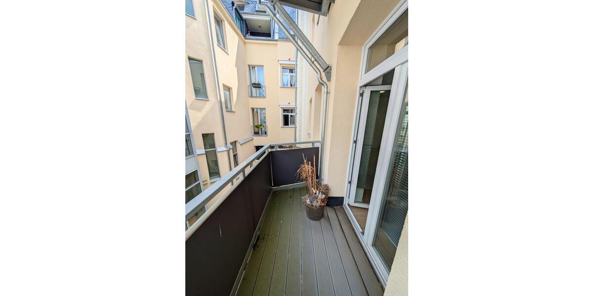 Etagenwohnung Zwickau - 2 Zimmer, 83 m&sup2;, 800&euro; | Angebot:25945650