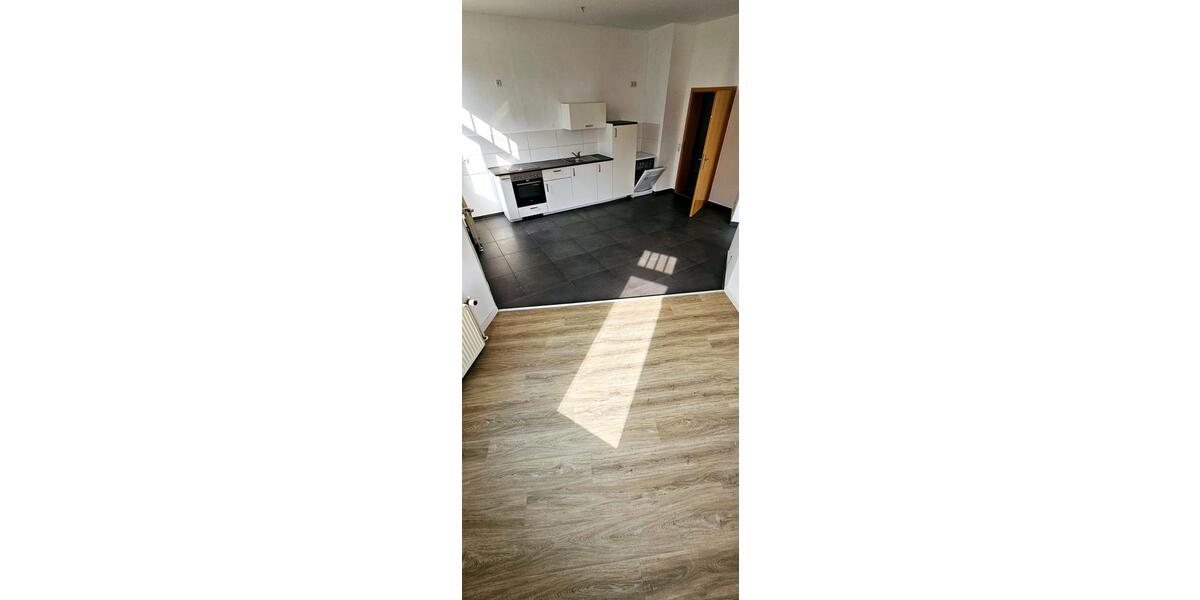 Etagenwohnung Limbach-Oberfrohna Oberfrohna - 3 Zimmer, 90 m&sup2;, 600&euro; | Angebot:25792779