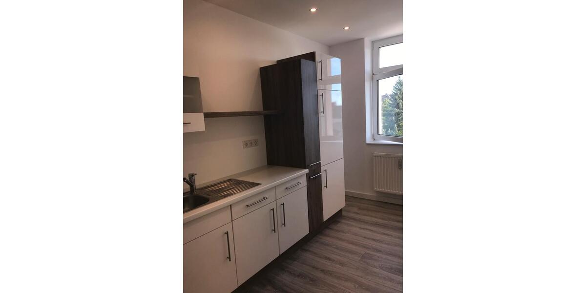 Dachgeschoßwohnung Werdau - 5 Zimmer, 145 m&sup2;, 1.200&euro; | Angebot:25965282